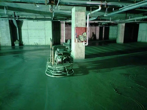 昆明金剛砂地坪 專(zhuān)業(yè)施工工藝解析與云南磊宏裝飾的地坪工程實(shí)踐